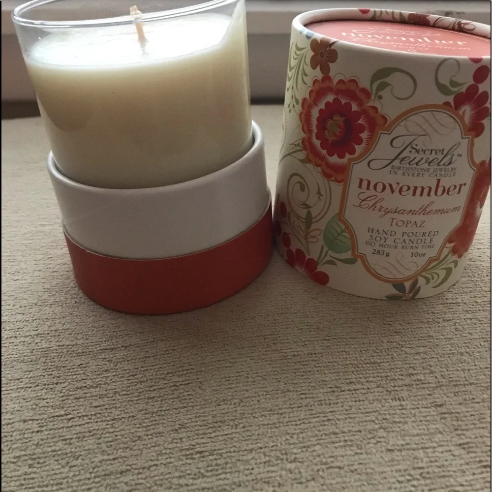 Secret Jewels Hand Poured Candle with Hidden Jewelry